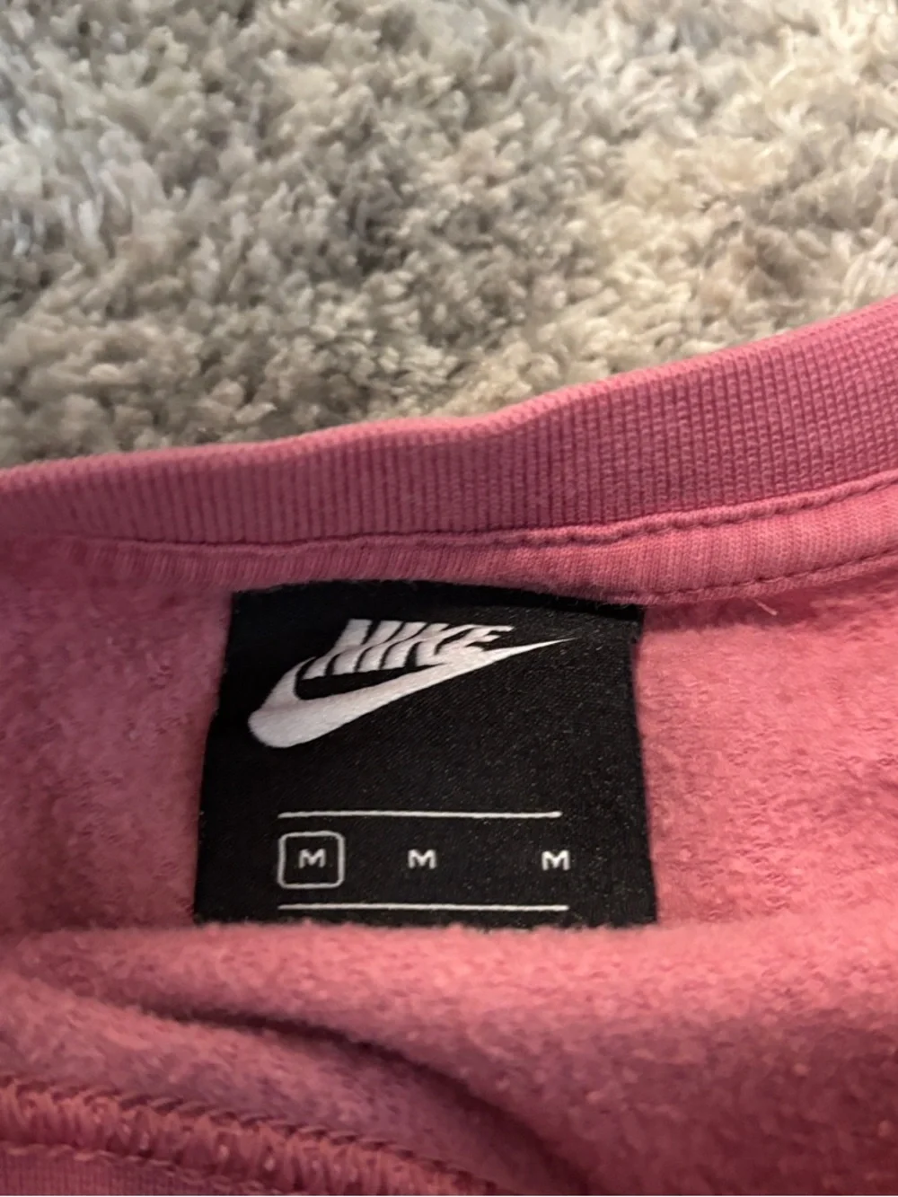 Nike Women's Mauve Cropped Sweatshirt with White Logo